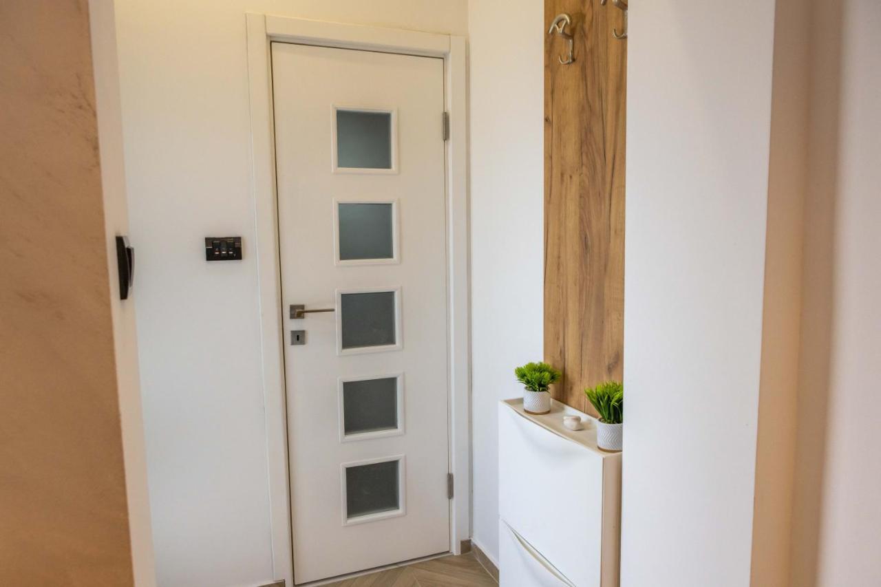 Rubikon Free Parking Apartmani Dusanovac Luaran gambar