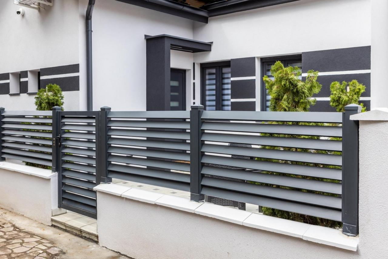 Rubikon Free Parking Apartmani Dusanovac Luaran gambar
